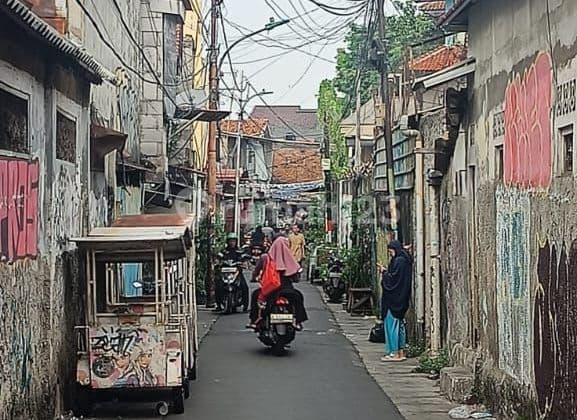 Dijual Rumah Bisa Untuk Kosan Di Jatinegara, Matraman Raya