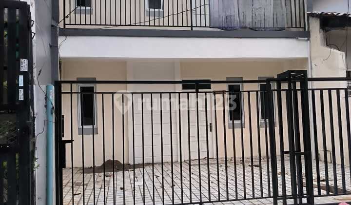 Dijual Rumah Bagus 5 KT di Taman Surya 2, Jakarta Barat