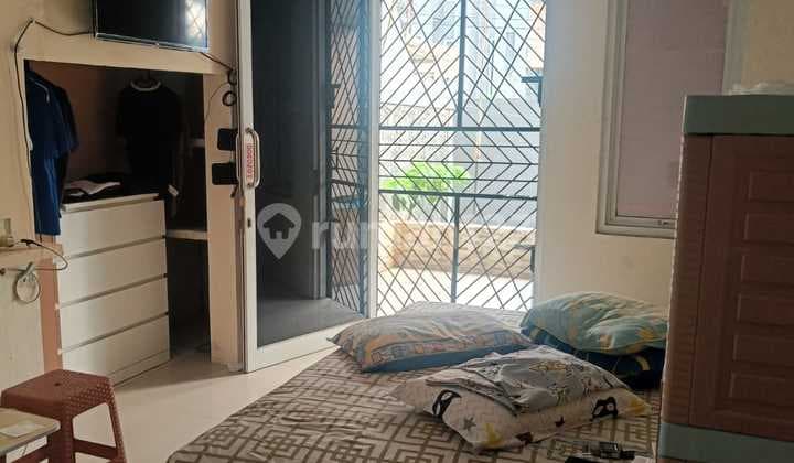 2.5-Story Boarding House in Kedoya with SHM, 6 AC Rooms, Income 1.5 Million/Month