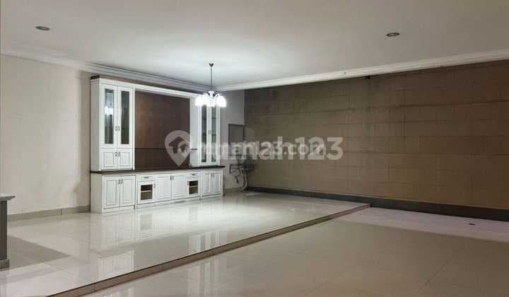 Termurah... Hitung harga Tanah 21jt per meter. Rumah 1½ Lantai di Intercon
Taman Kebon Jeruk
Jakarta Barat. SHM. Hadap Barat. Rumah Rapih dan Terawat.Hadap Barat