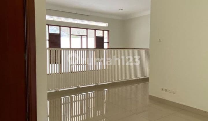 Rumah di Jalan Bandung Menteng Jakarta Pusat. SHM. Bagus. Hadap Barat