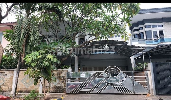 Rumah di Intercon
Taman Kebon Jeruk
Jakarta Barat. Dalam Cluster