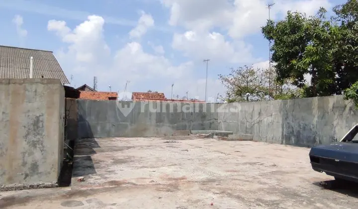Gudang di Jln Tuparev Karawang Timur Jawa Barat. Ada Sumber Mata Air. Bekas Pabrik Air Minum dan Air Limun