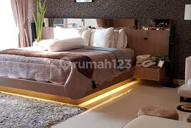 Rumah 2½ Lantai . Full Furnish di Permata Buana
Jakarta Barat