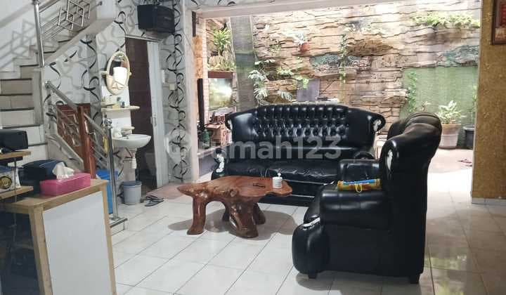 Rumah Megah 10X20 Dikebun Jeruk