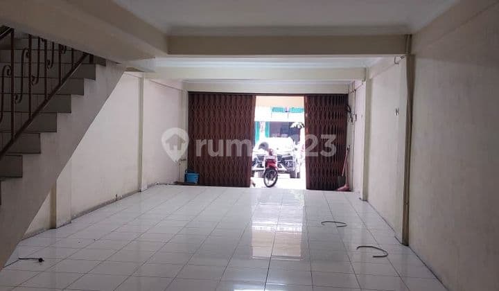 Ready-to-Use Ruko, Kapuk / Telukgong, Jakarta, Semi-Furnished