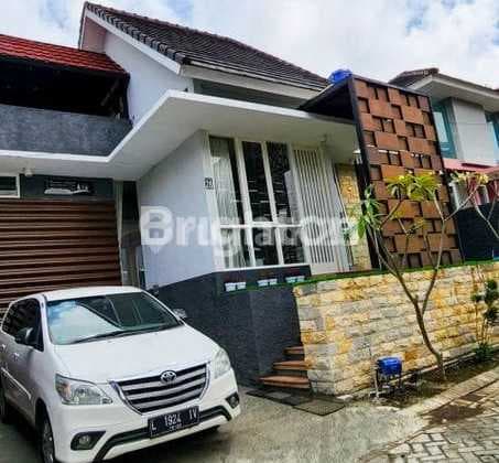 Villa House in Batu with Private Pool