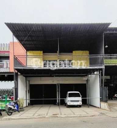 2-Story Shop House for Rent, 8 Meters Wide, Strategic Location, Suitable for Office or Business in Wagir, Malang