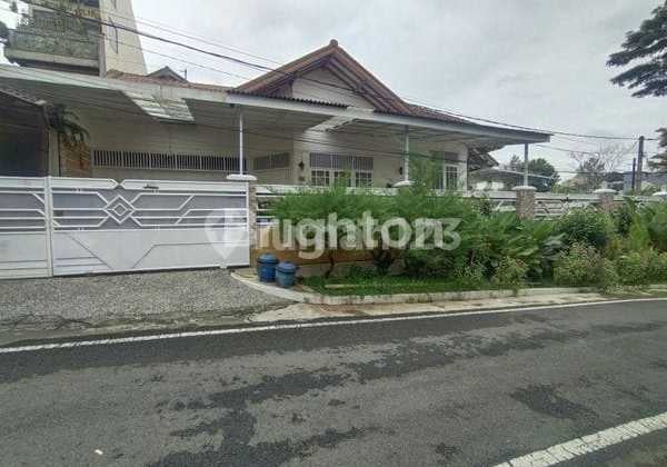 Hook House Wide Area Villa Gunung Buring Near Malang Toll Exit