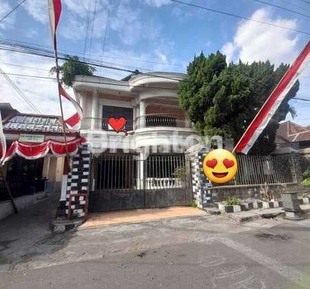 Rumah Kost Tengah Kota Strategis Dekat Jalan Raya