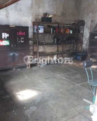 Semi-Open Warehouse, Can Be Used for Storing Items Not Easily Damaged by Weather