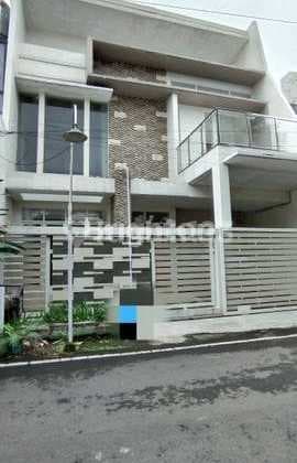 Rumah Sewa 2 Lantai Bangunan Baru 100 Mtr Ke Poros Soekarno Hatta Malang Cocok Untuk Kantor-mess-rumah Usaha-rumah Tinggal