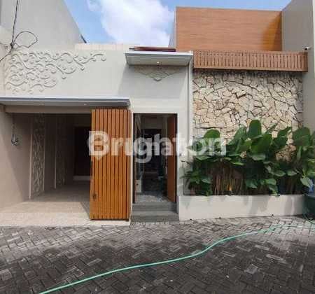 Rumah Dengan Konsep Villa Bali Di Sukun Malang