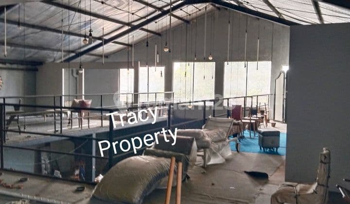 Ruang Usaha Tengah Kota