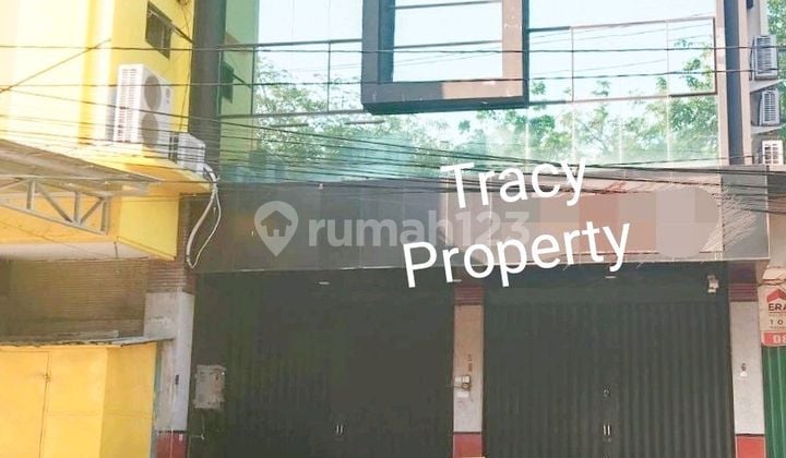 2 Shophouses Become 1 Without Partition On Dr Cipto, Semarang 2 Shophouses Become 1 Without Partition On Dr Cipto, Semarang