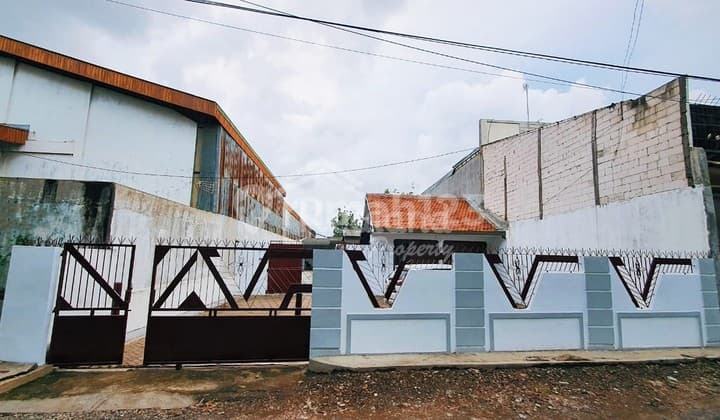 House on Brigjen Sudiarto Street, Semarang No. 6713s