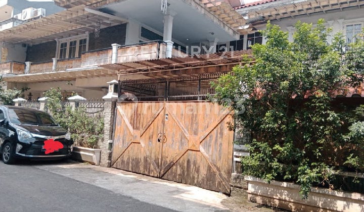 Rumah Hook Lega 7 Kamar Tidur dan Siap Huni di Klender