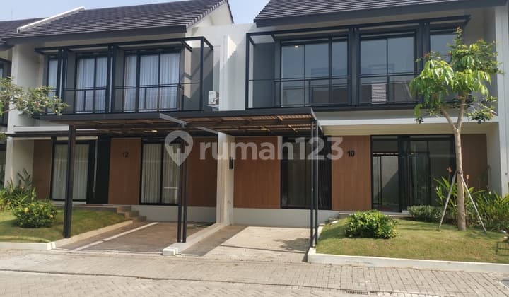 Modern 2 Lantai Siap Huni! Rumah Kota Baru Parahyangan Bandung!