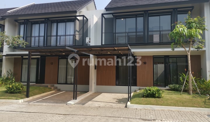 Siap Huni Modern 2 Lantai! Rumah Kota Baru Parahyangan Ini Untukmu!