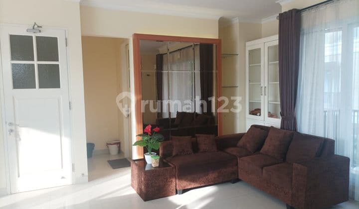 Super HOT! Rumah Townhouse Exclusive Super Strategis! 10 Menit Ke Stasiun MRT