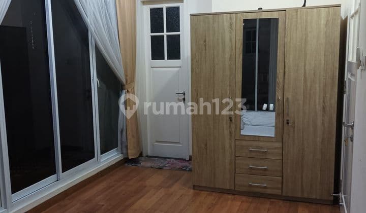 Super HOT! Rumah Townhouse Exclusive Super Strategis! 10 Menit Ke Stasiun MRT