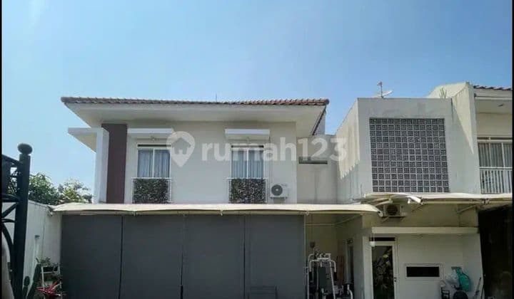 Rumah Hoek 2 Lantai Ini Super Luas, Siap Huni Harga Terbaik! Kota Baru Parahyangan