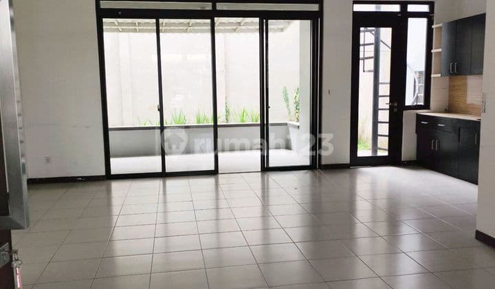 Rumah 2 Lantai Siap Huni! Kota Baru Parahyangan