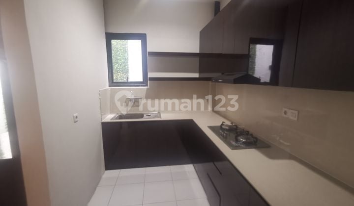 Full Furnished, Siap Huni Tinggal Bawa Koper Aja! Rumah Cantik Lokacitra Kota Baruparahyangan