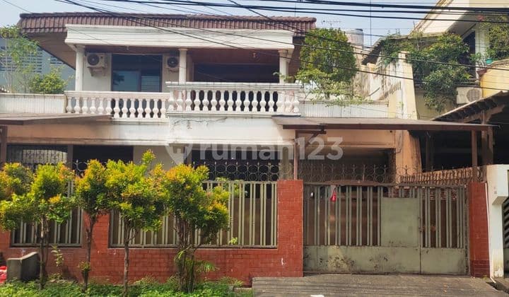 Dijual Rumah Taman Kedoya Residencelt 347m2lb 314m2hadap Barat Row Jalan Besar Posisi Bagus Depan Club House *harga 12m Nego*