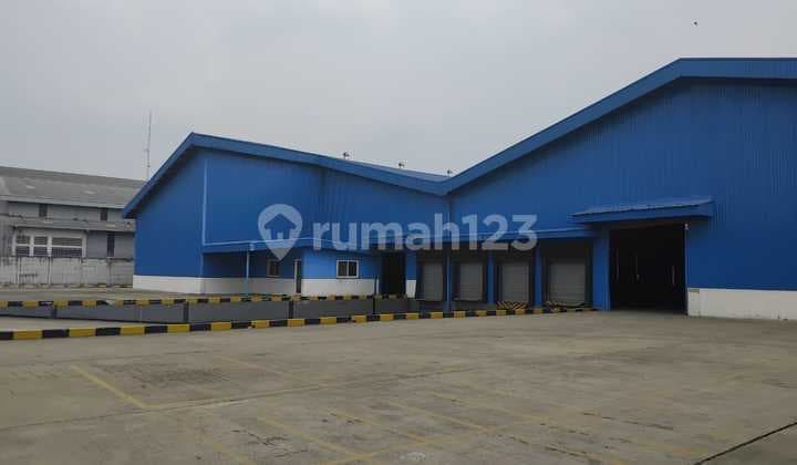 Jual Gudang/Pabrik, LT. 1 Hektar-Lb. 5.952 Mtr, Delta Silikon - Lippo Cikarang