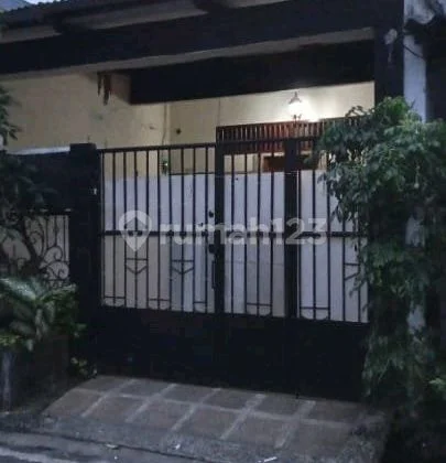 Disewakan Rumah Strategis Di Pusat Jakarta Disewakan Rumah Strategis Di Pusat Jakarta