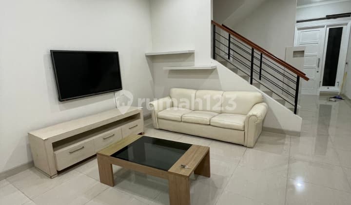 Rumah 4 Kamar Tidur di Cluster Ruby Pondok Hijau Golf Summarecon Serpong