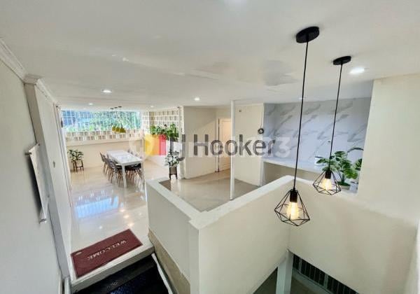 Dijual Rumah Kost 3 Kios di Jl. Ridwan Rais Depok Jawa Barat