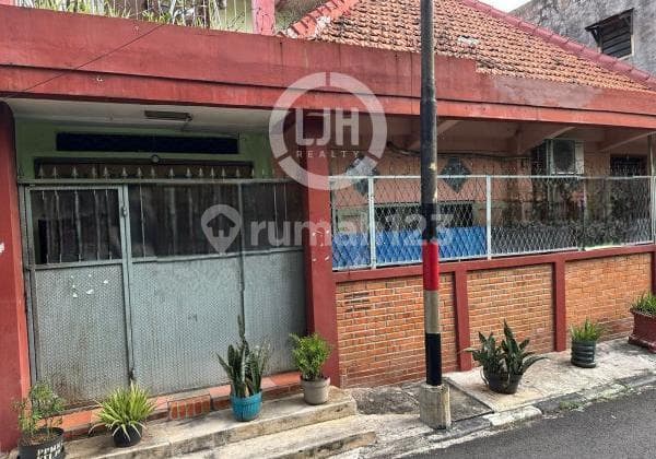 House in Pasar Baru, Sawah Besar, Central Jakarta