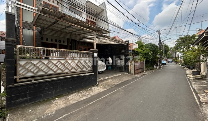Nice Semi Furnished House in Otista, East Jakarta