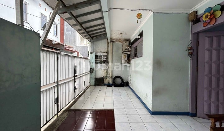 Unfurnished House Tebet, South Jakarta