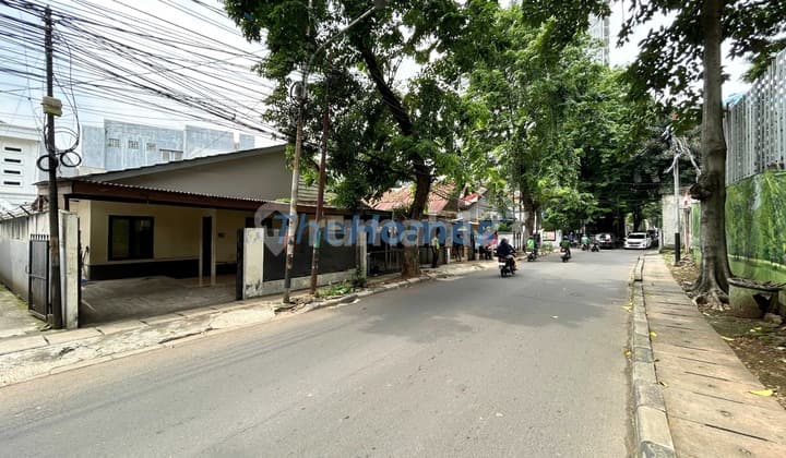 Dijual Rumah Zona Komersial di Tebet
