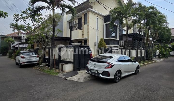 Cheap Sale, Ready-to-Live Furnished House in Billymoon, Pondok Kelapa, East Jakarta.