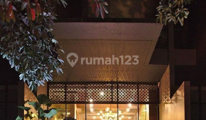 Ruko Exclusive Fully Furnished di Kemang,Jakarta Selatan