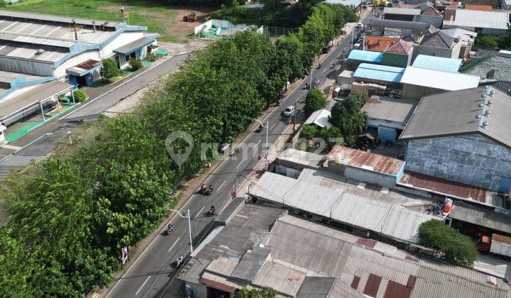 Rumah nempel jalan Raya Penggilingan Cakung,Jakarta Timur