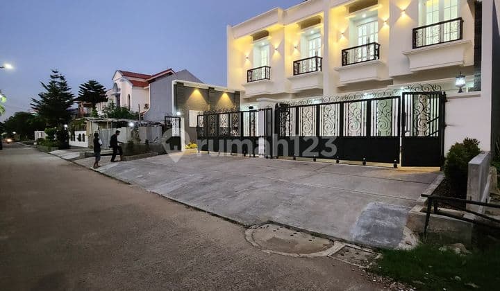 Rumah Mewah Baru Siap Huni di Pondok Bambu,Duren Sawit,JakTim