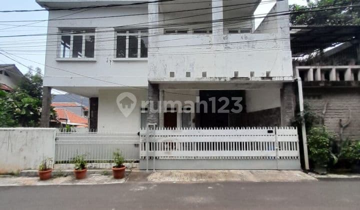 Rumah dalam komplek strategis di Cipinang Jaya,Jakarta Timur