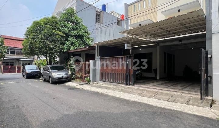 Rumah 2,5 Lantai Siap huni di Bendungan hilir,Jakarta Pusat