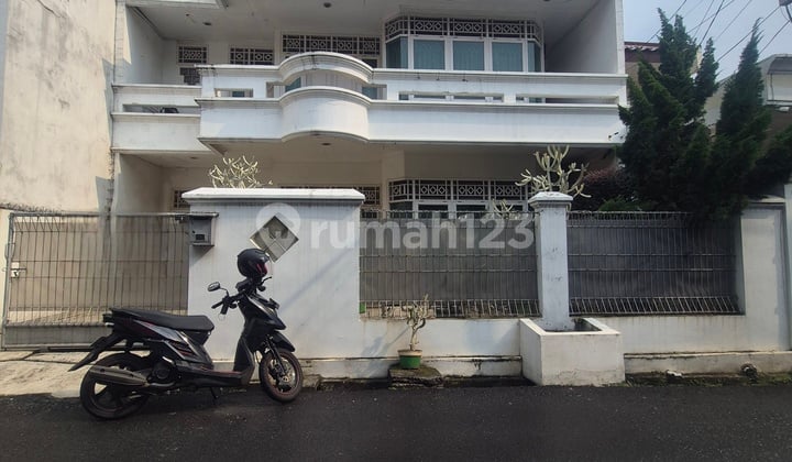 Rumah Dalam Komplek Elit Bebas Banjir di Duren Sawit Jakarta Timu