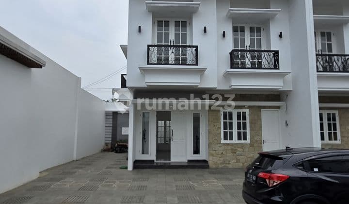 Rumah Cluster Mewah Siap Huni di Pondok Bambu Jakarta Timur