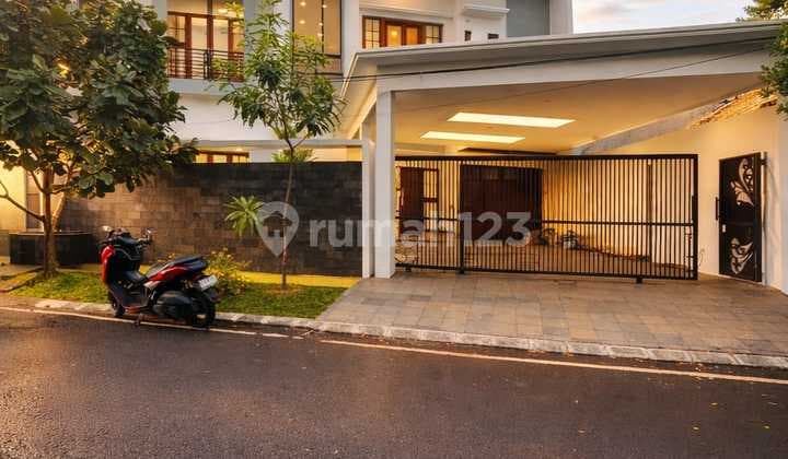 Rumah Baru Mewah Swimming Pool di Duren Sawit Jakarta Timur