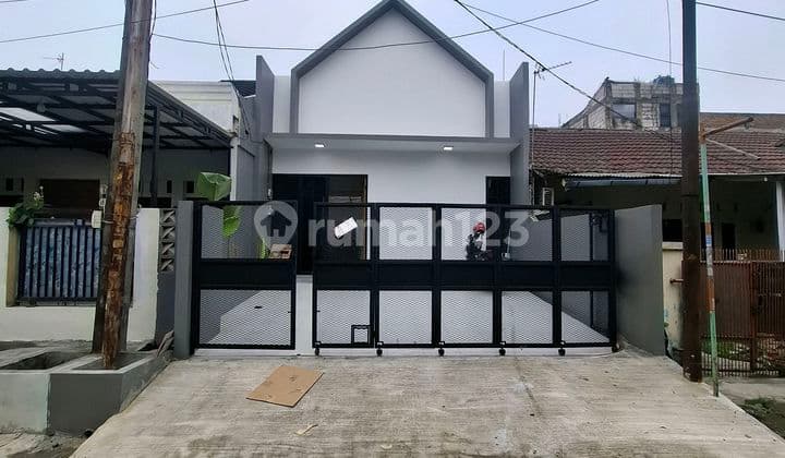 Ready-to-Occupy New House in Mutiara Gading Timur Housing, Bekasi