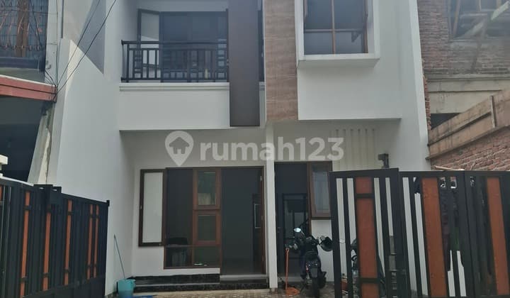 Rumah Baru Siap Huni Dalam Komplek Di Pondok Bambu Jakarta Timur