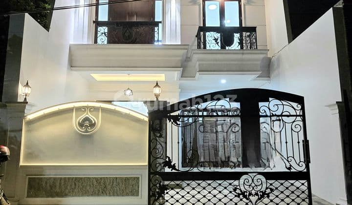 Rumah Baru Desain Classic Modern Di Pondok Bambu Jakarta Timur