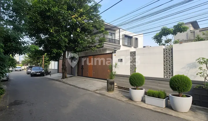 Luxury House Near Patal Senayan, South Jakarta